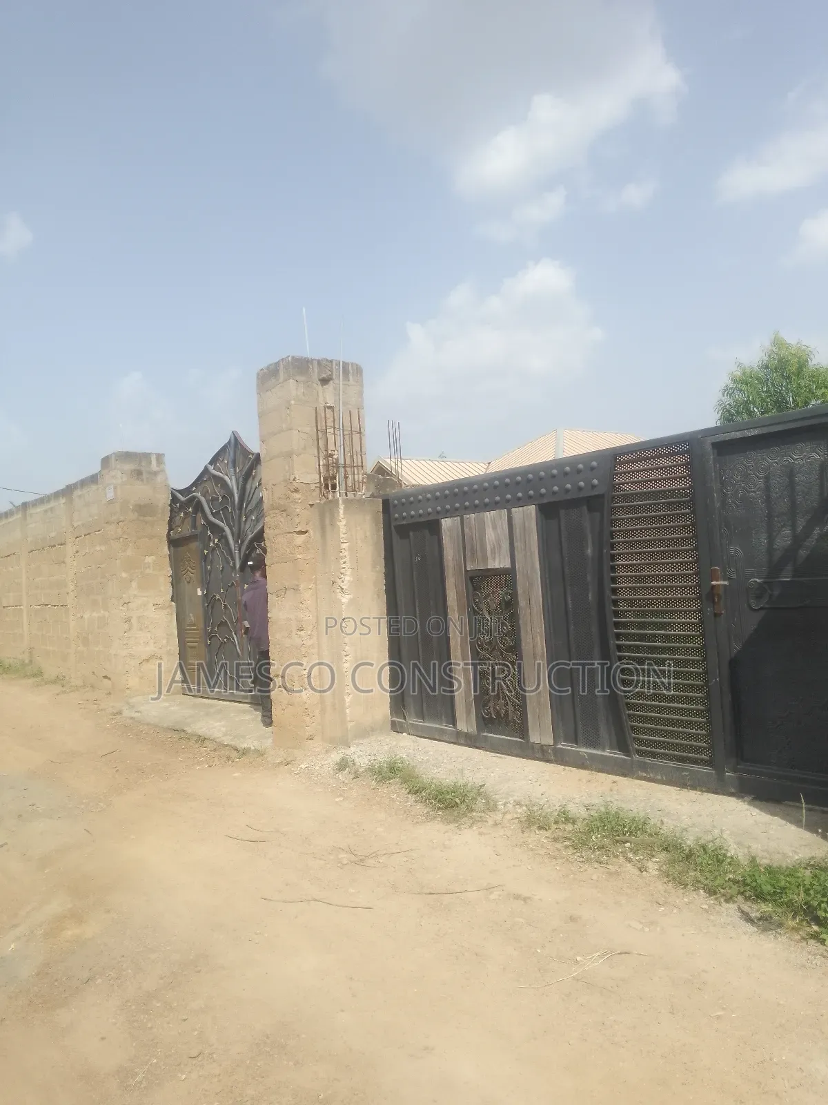 3bdrm Block of Flats in Jamesco Construction, Amasaman for sale
