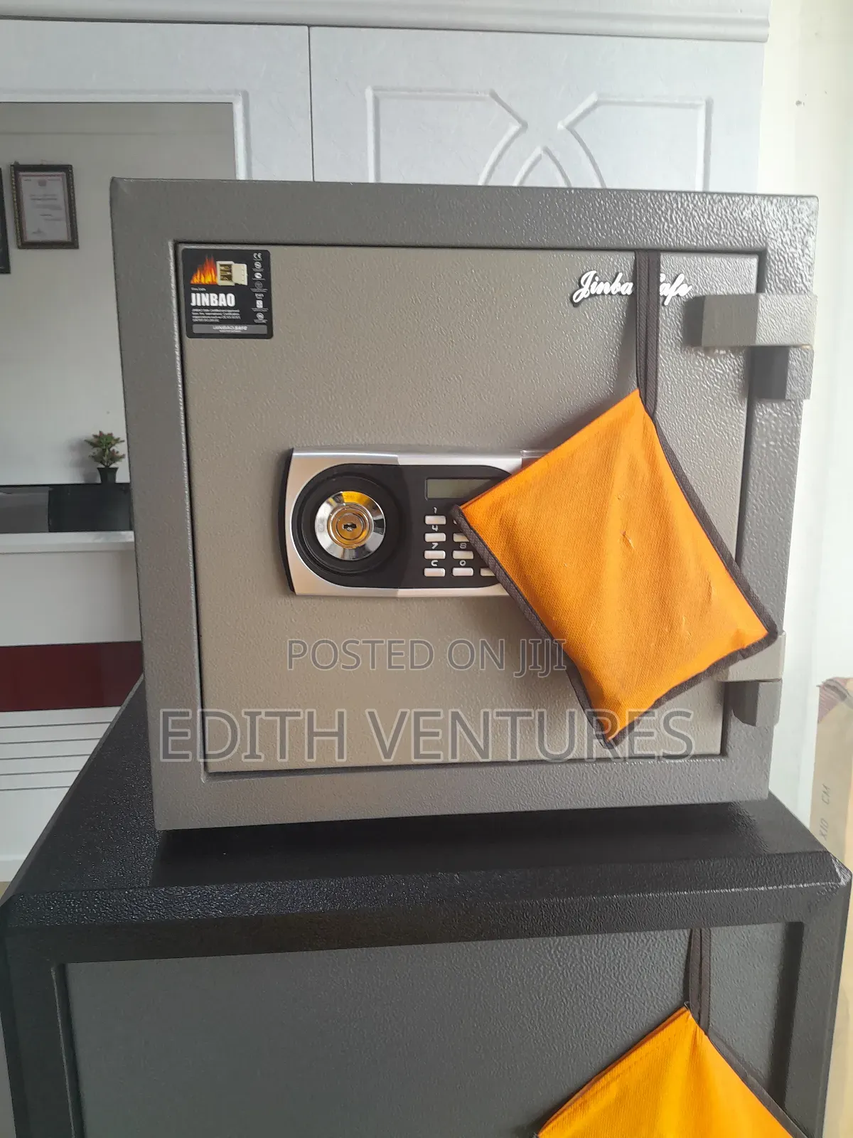 Water Resistance Money Safe Box
