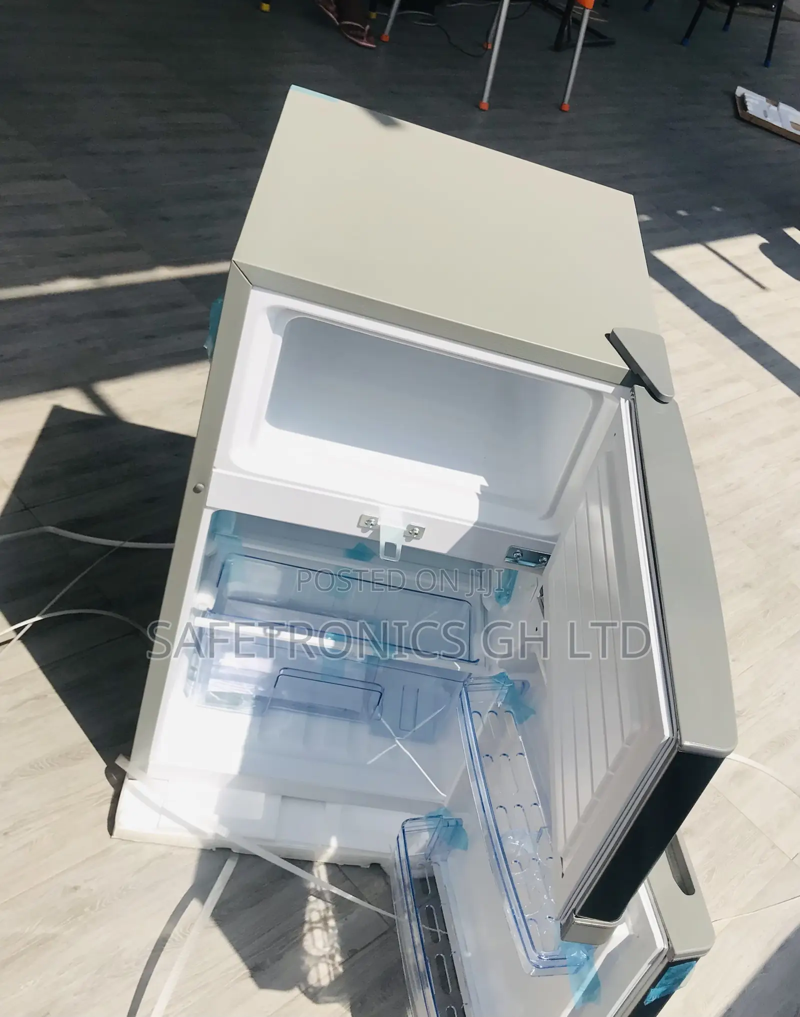 Get Switchable Pearl Top Mount 90 Liters Double Door Pf-10t