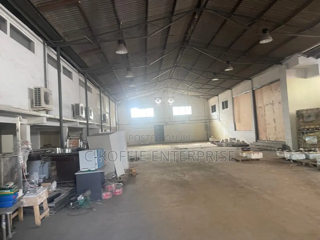 1000 SQM Warehiuse at Achimota for Rent