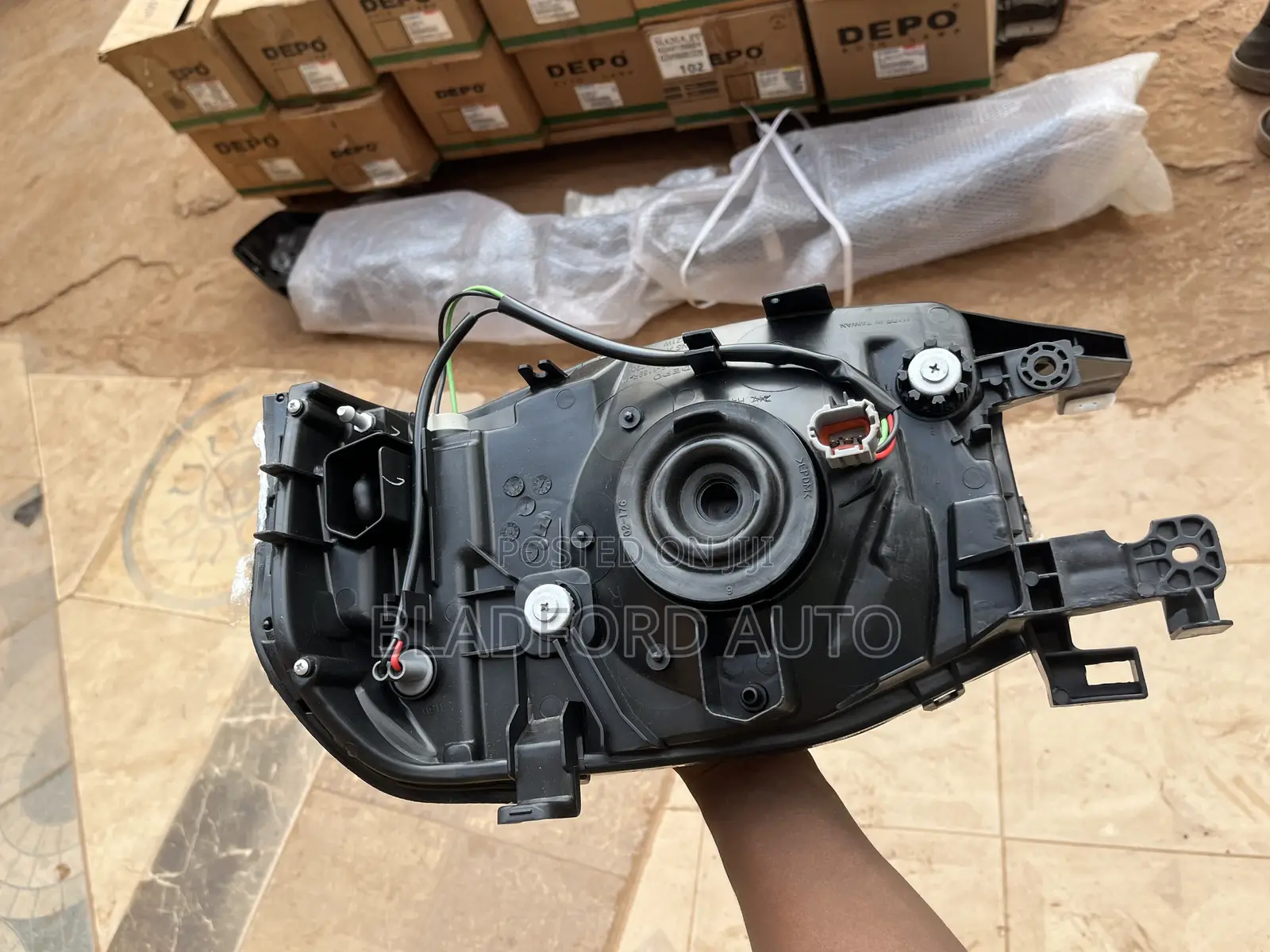 Hardbody Headlight Original (Depo) Pair