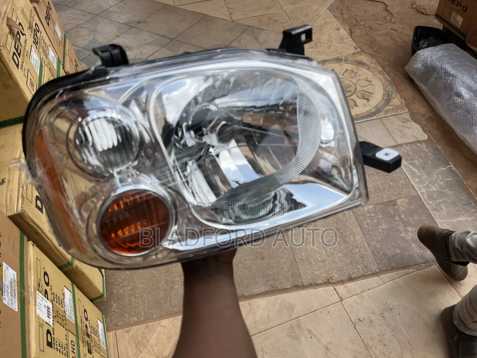Hardbody Headlight Original (Depo) Pair