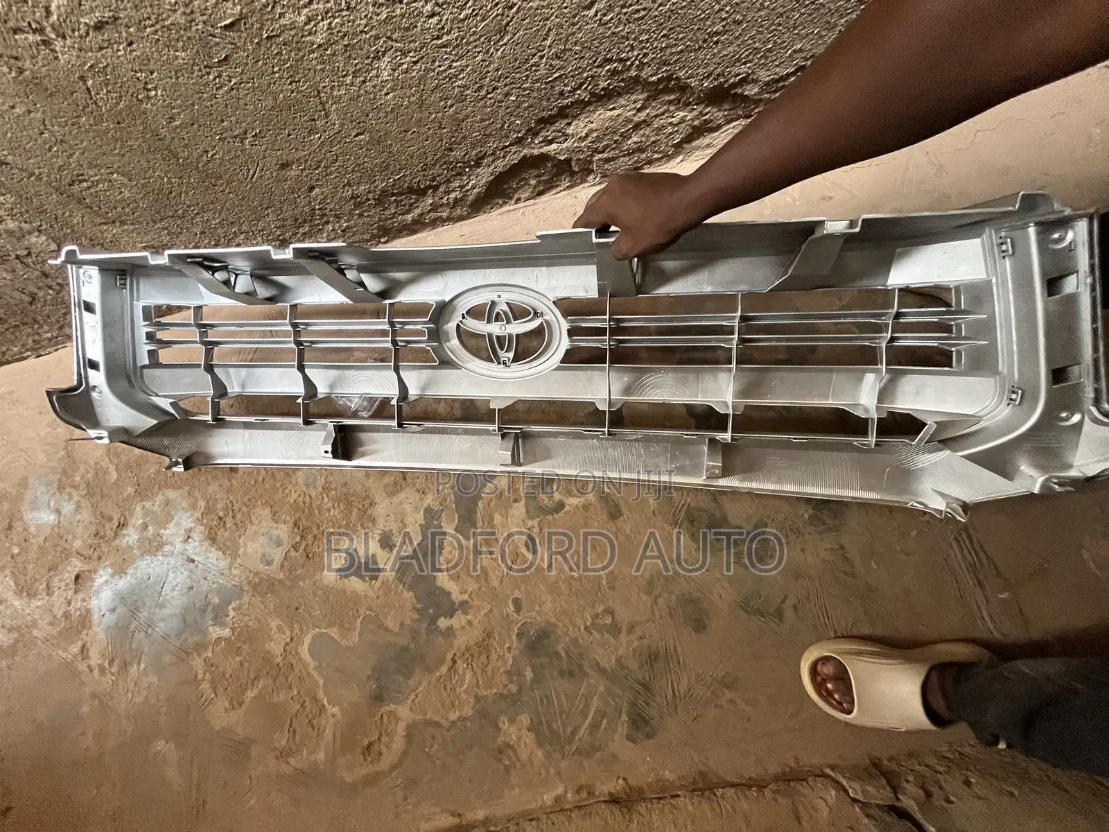 Tundra 14-16 Front Shells