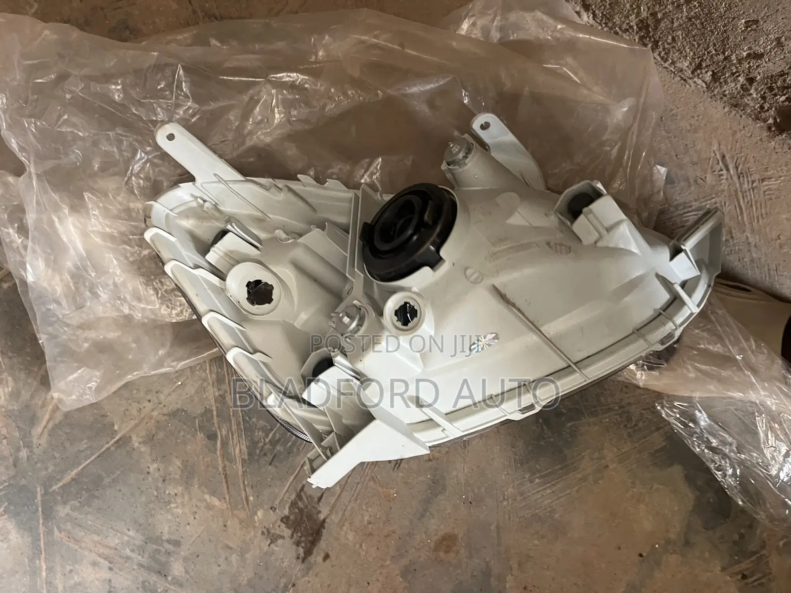 Echo 2005 Headlight Pair