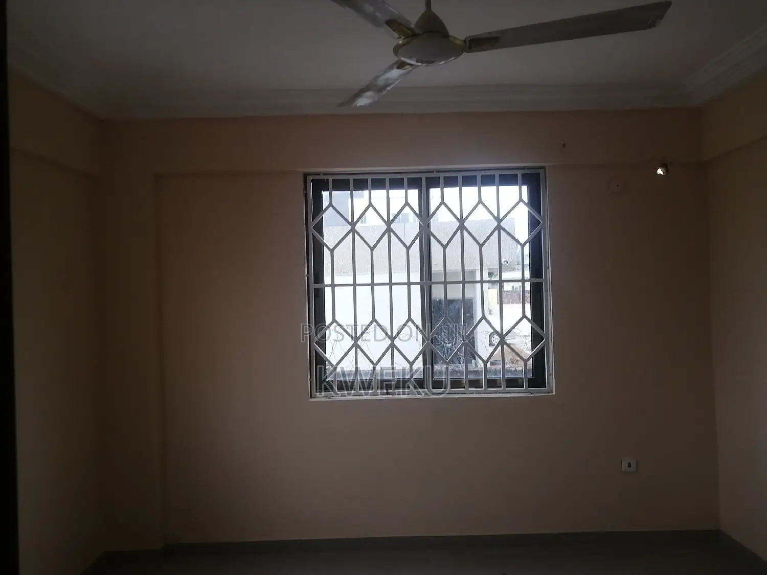 1bdrm House in Estate Agency, Baatsona Total for rent
