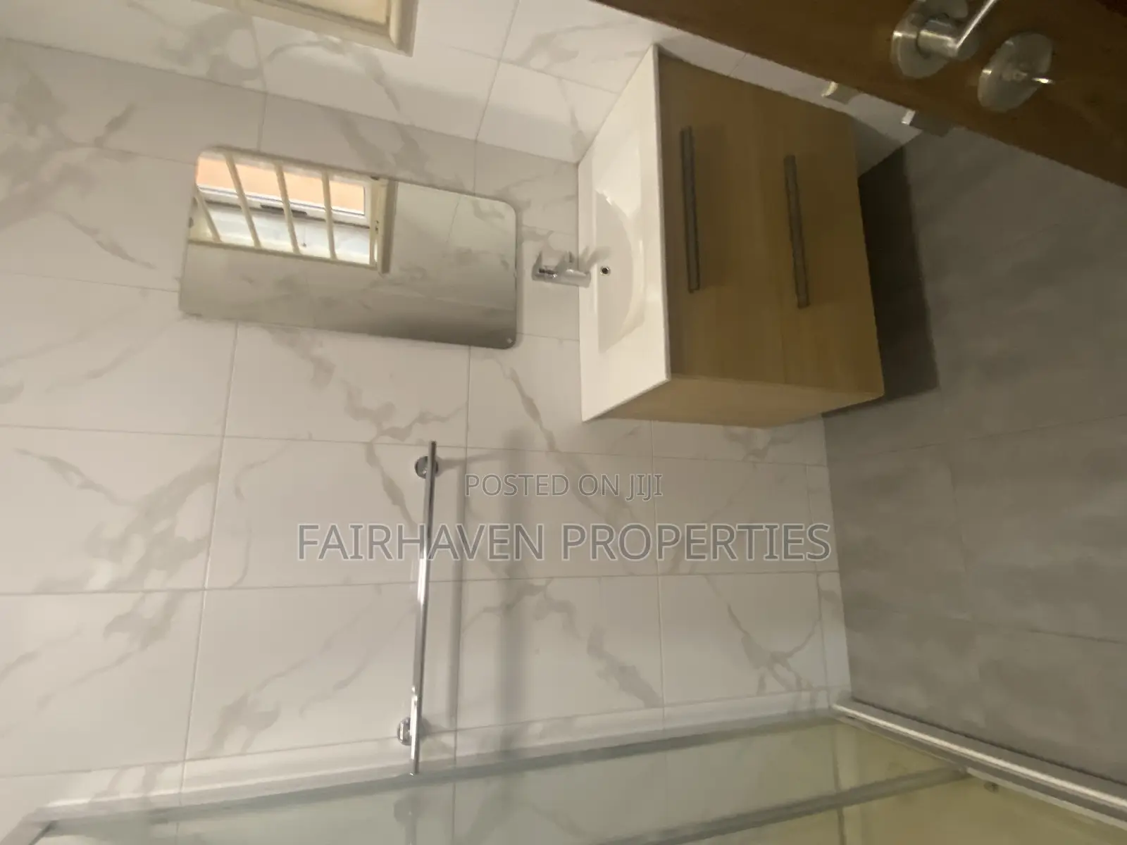 3bdrm House in East Airport for rent