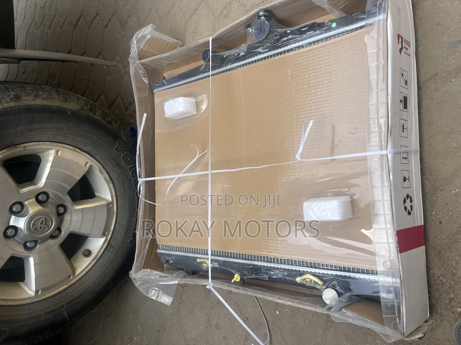 Highlander 2015,2016,2017,2018,2019 Radiator ( Water Tank)