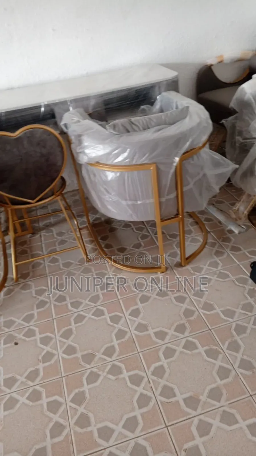 Nails Chairs and Table Vi ( Manicure)