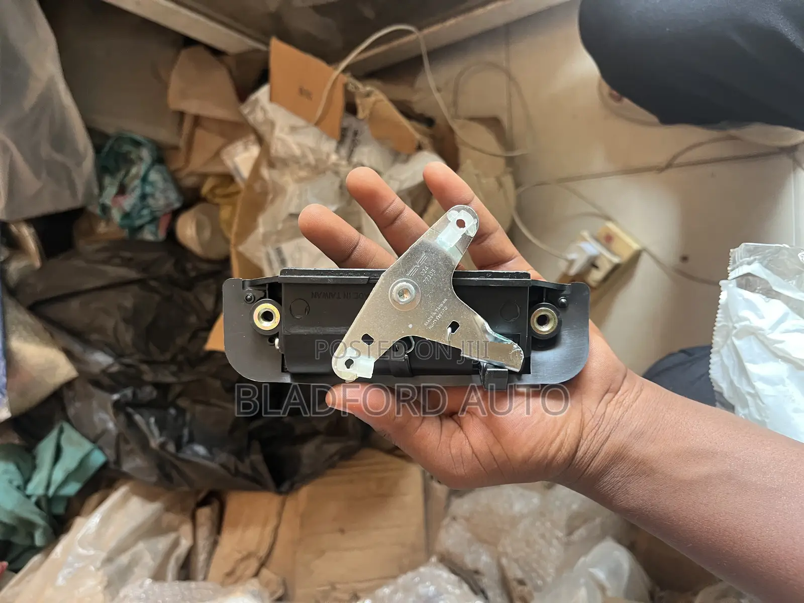 Hilux Vigo Tailboard Opener