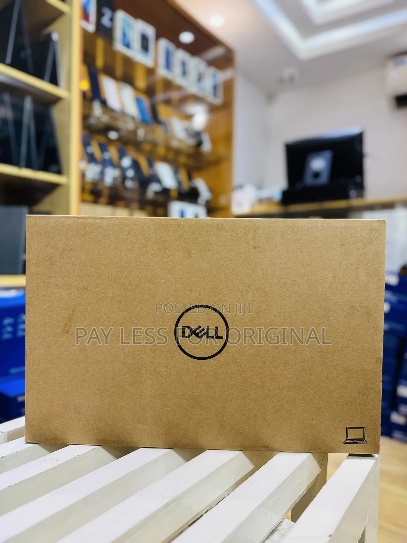 New Laptop Dell Vostro 15 3000 8GB Intel Core i3 SSD 1T