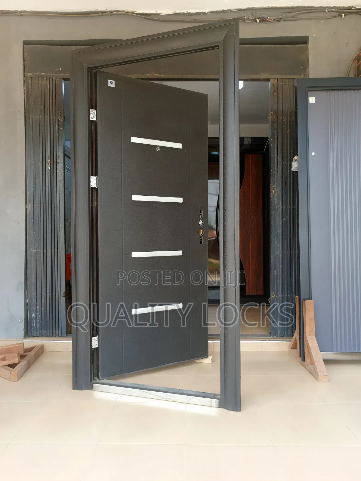 Single Durable China Door With All Accessories
