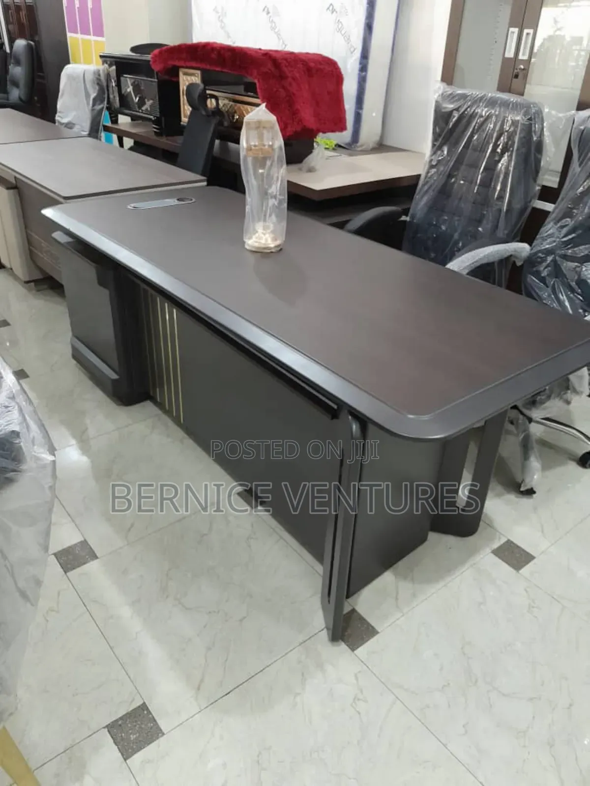 Fashionable Manager Table