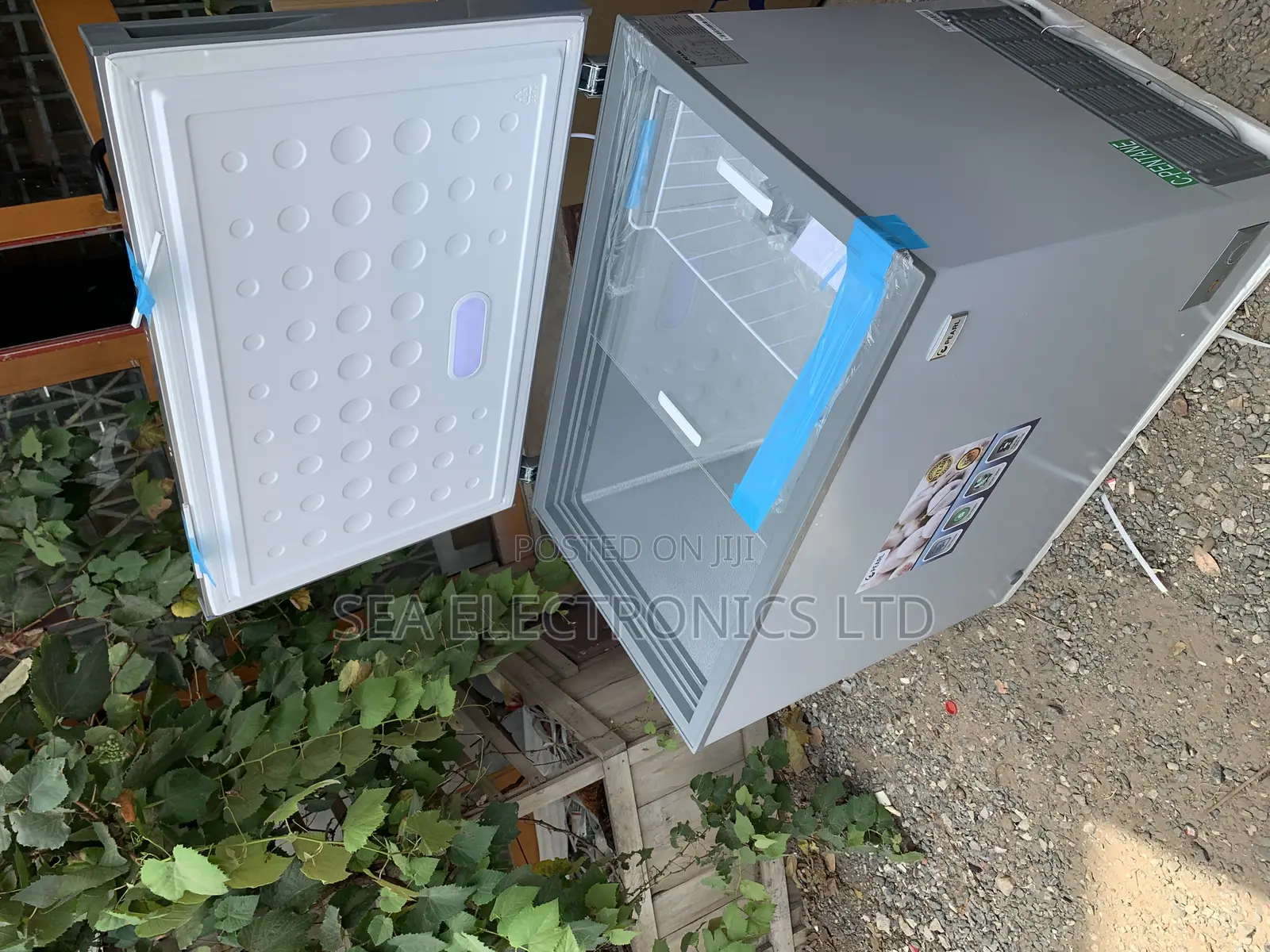 Sliding Glass Pearl 251 Liters Freezer