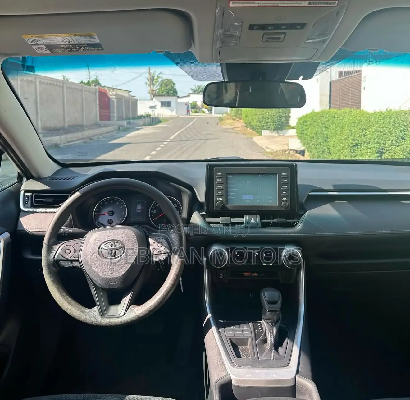 Toyota RAV4 LE FWD 2019 Silver