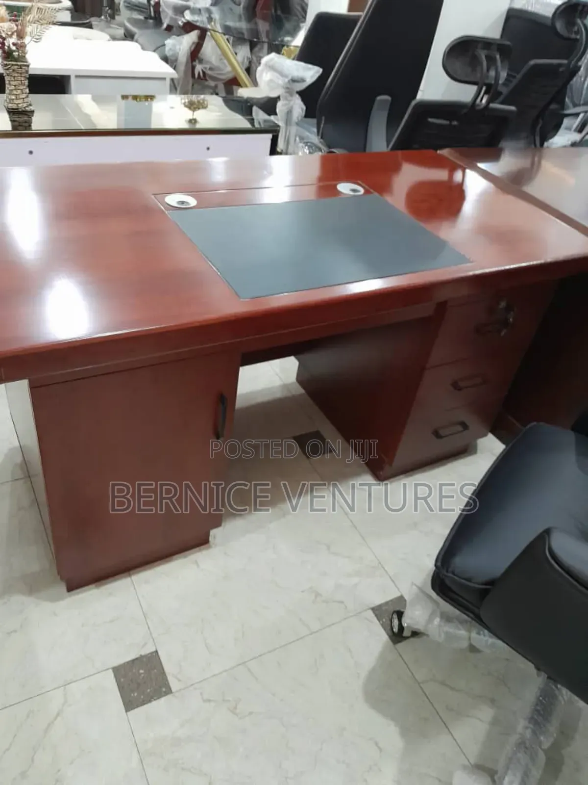 3 Drawers With Side Door Manager Table
