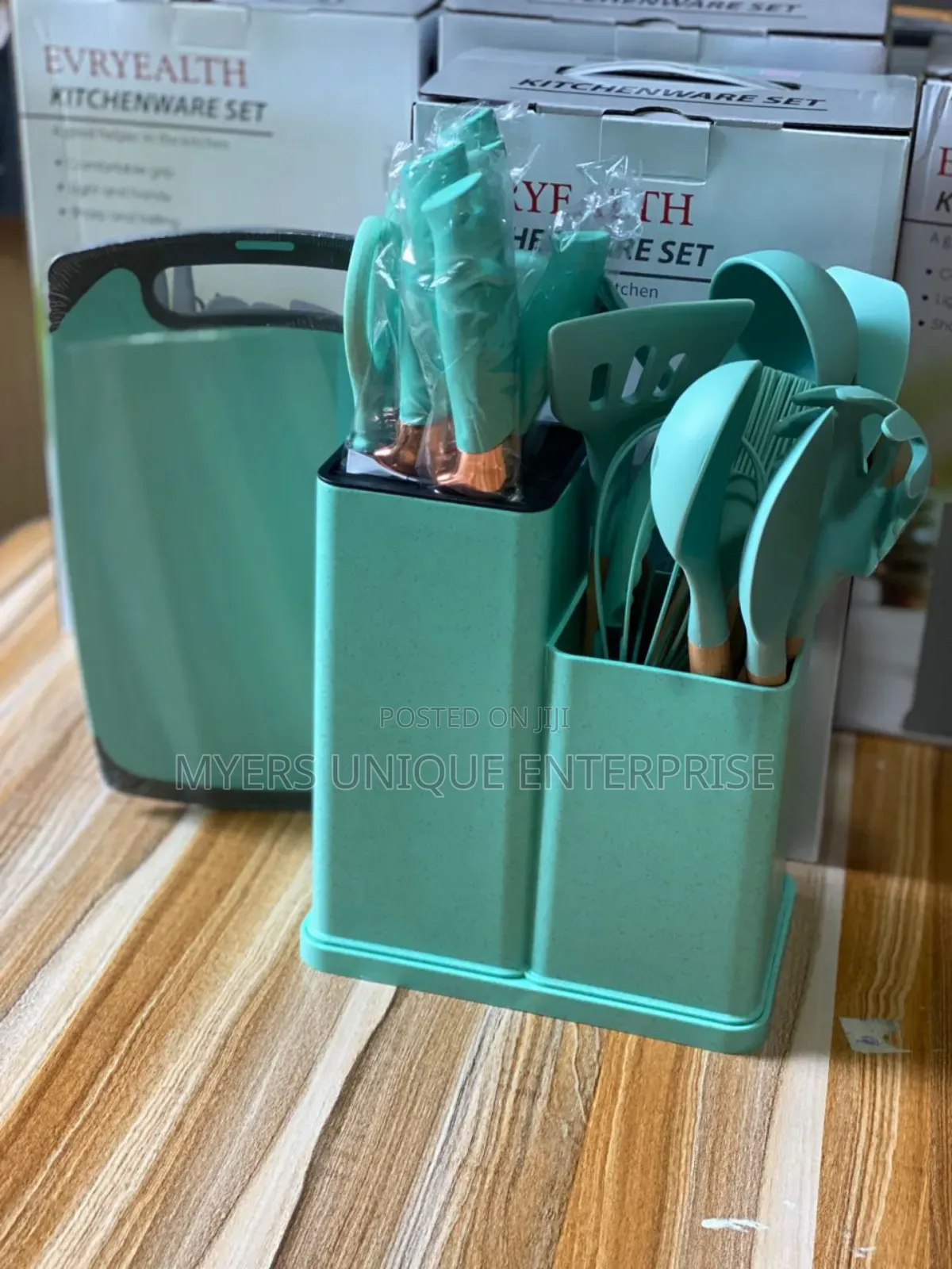 Efficient 19pcs Silicon Laddle With Chopping Board
