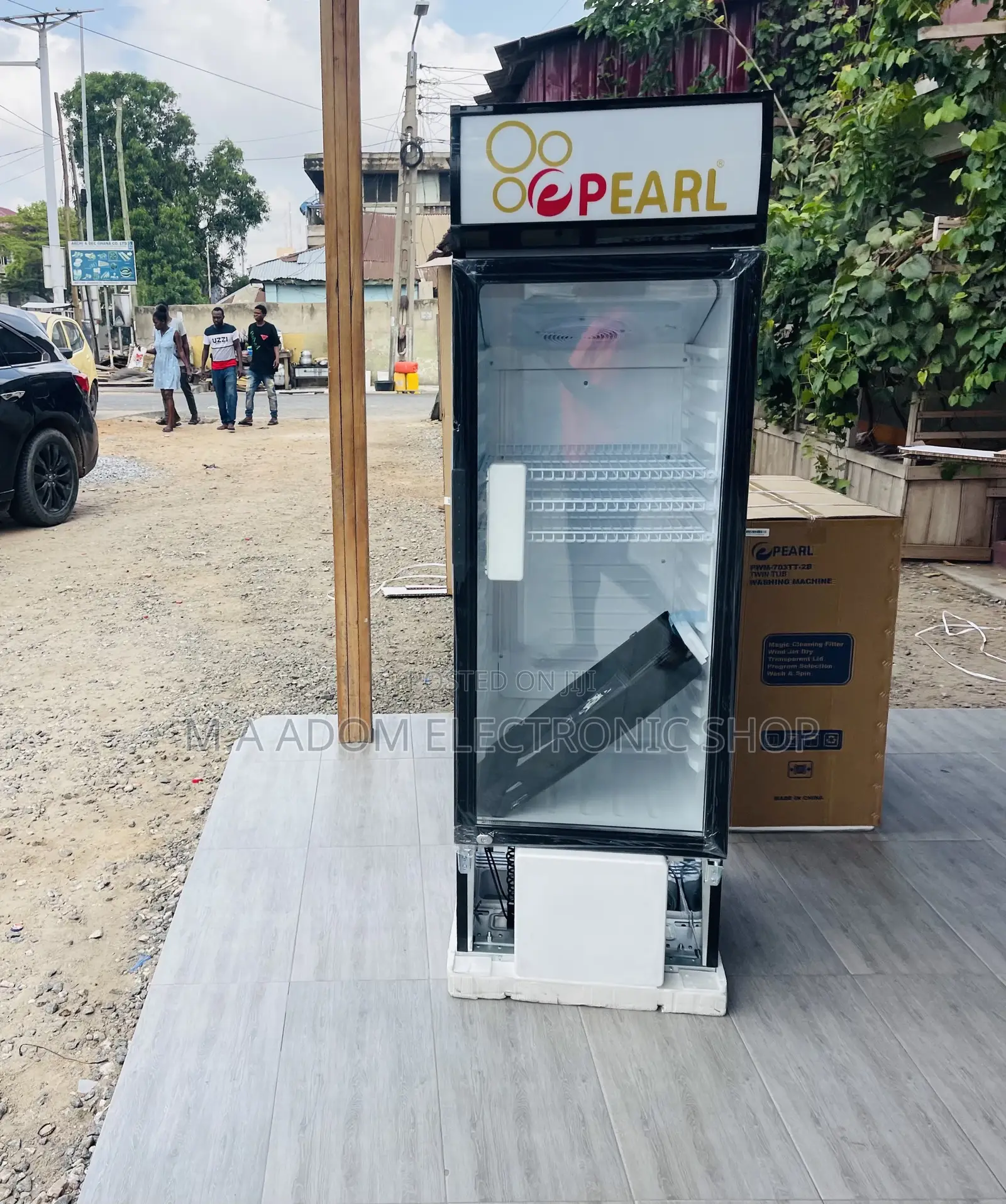 Extremely Cooling Pearl PVC-316-2b 1 Display Fridge.