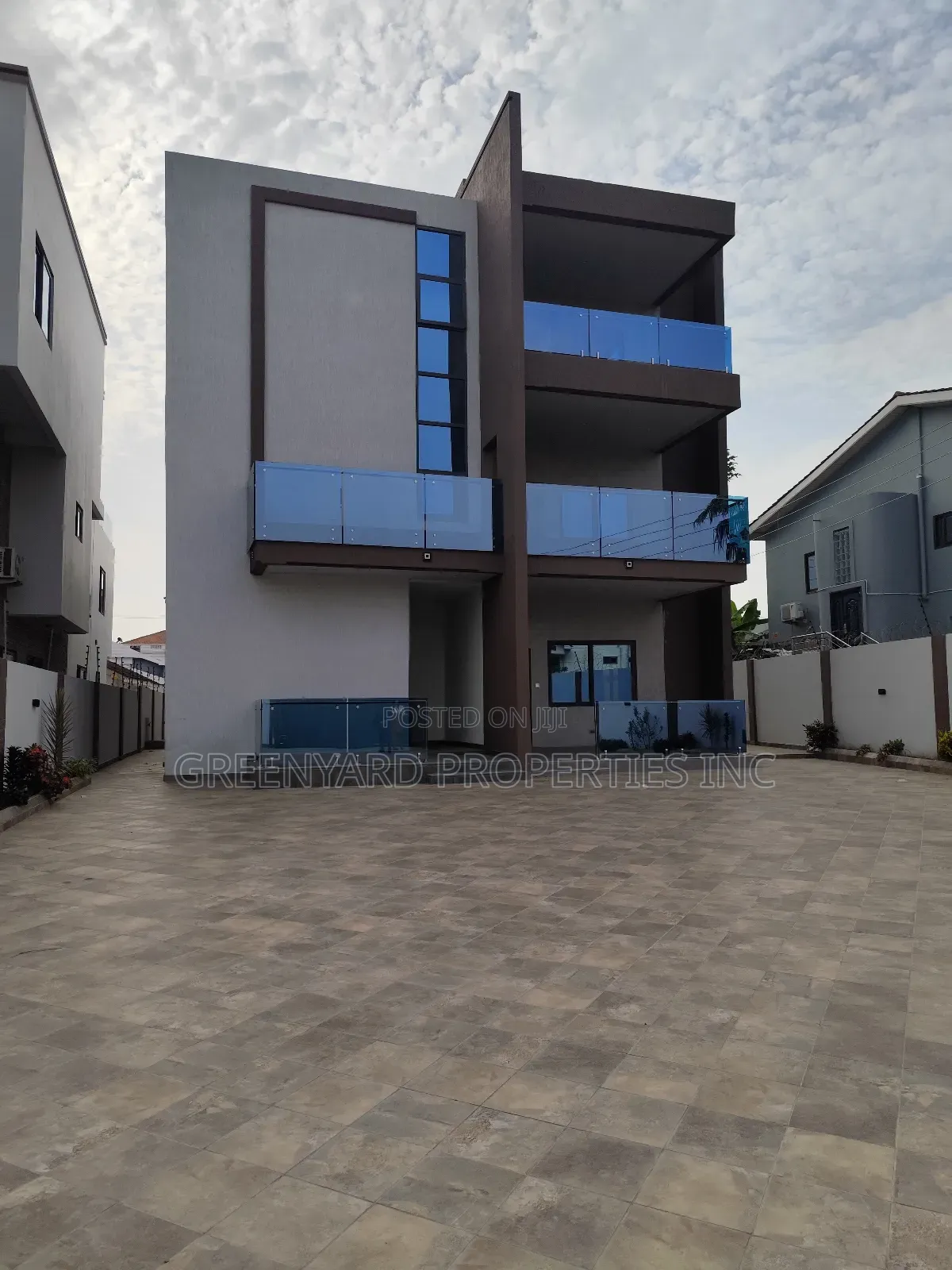 3bdrm Apartment in A&C, East Legon for rent
