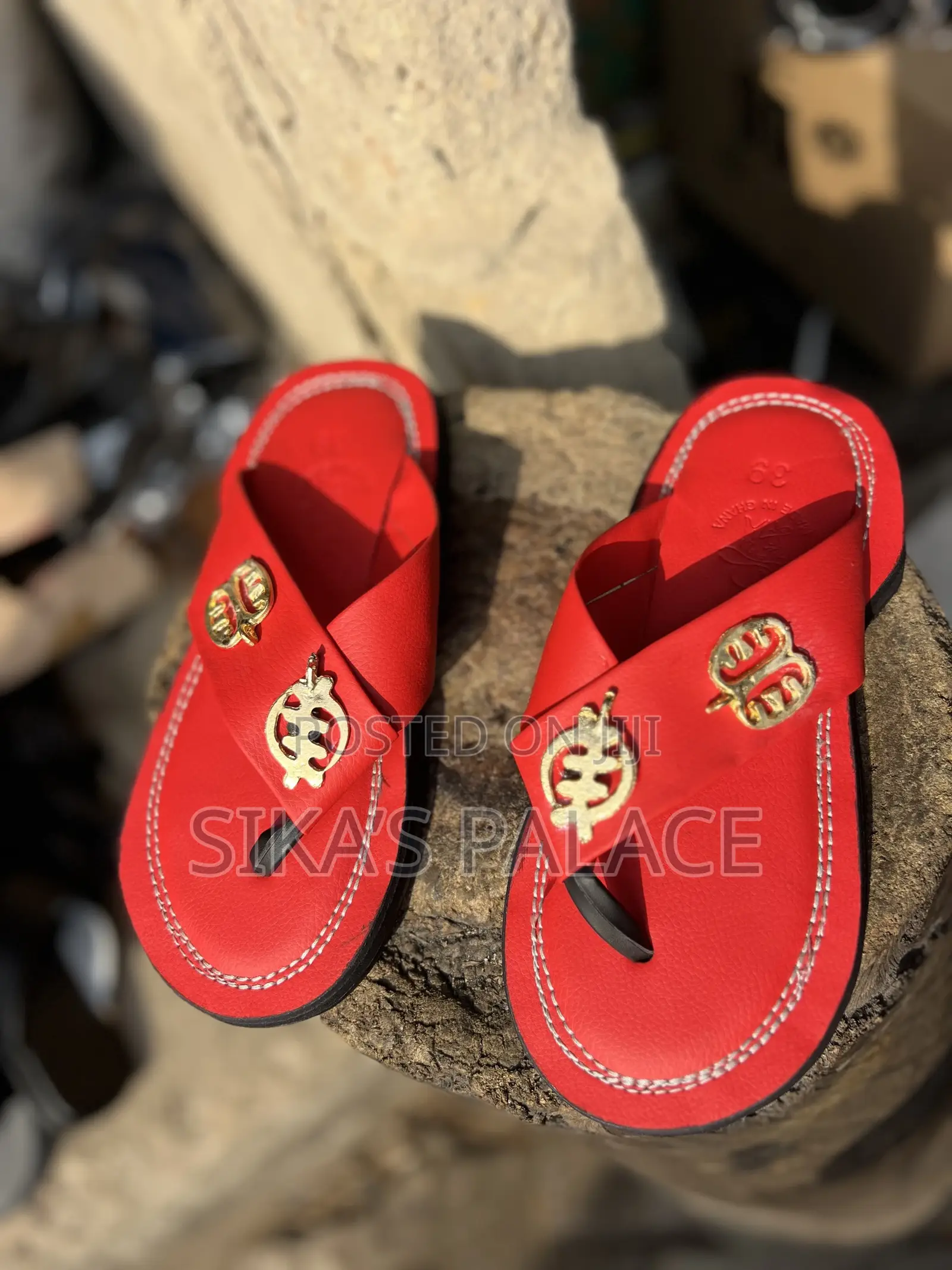 Royal Made Red Leather Ahenemaa