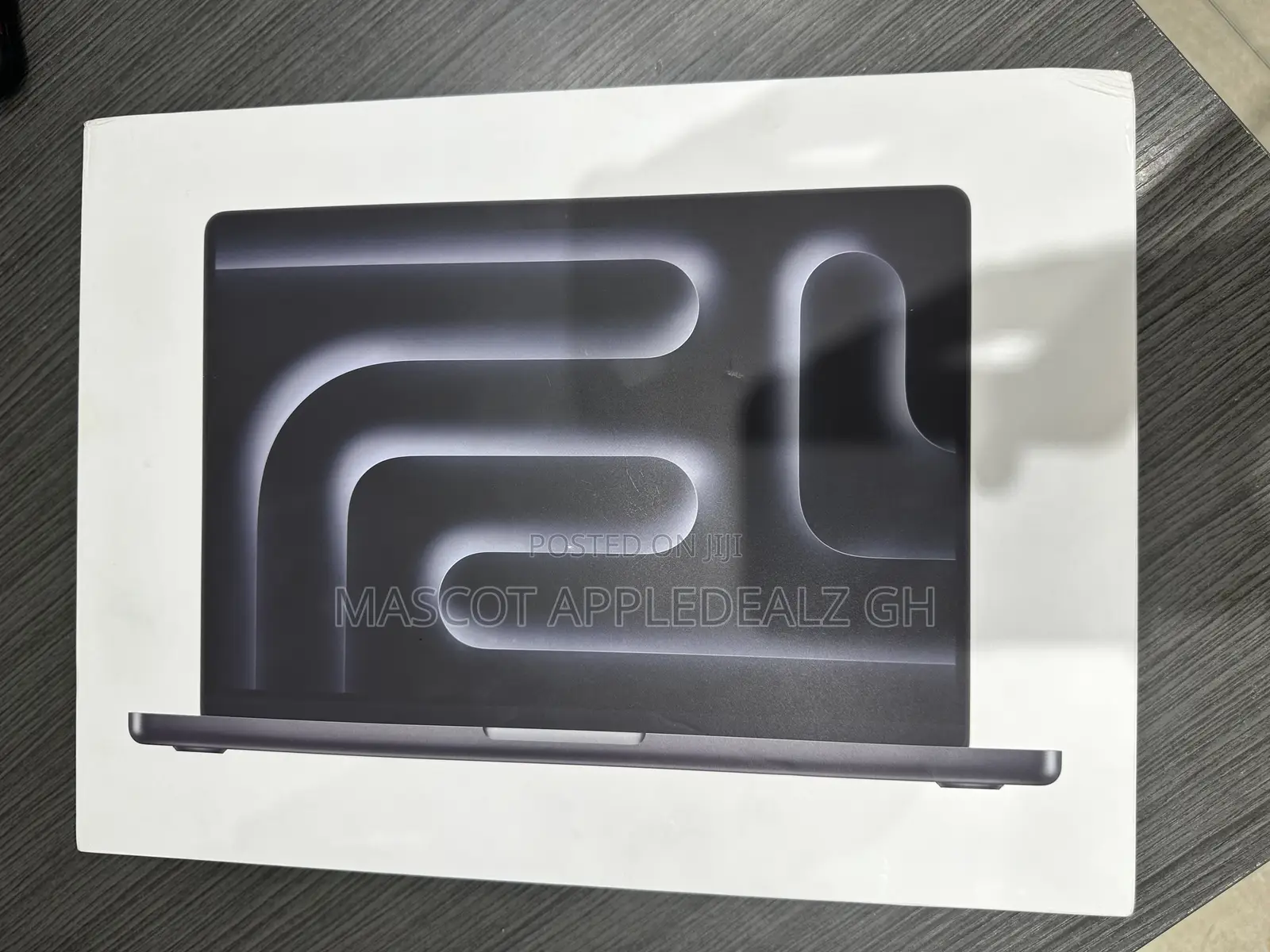 New Laptop Apple MacBook Pro 2024 M4 16GB Apple M4 SSD 512GB
