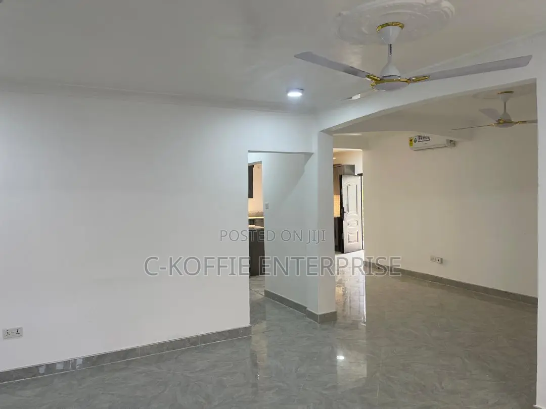 3bdrm Apartment in Tsano, Tesano for rent