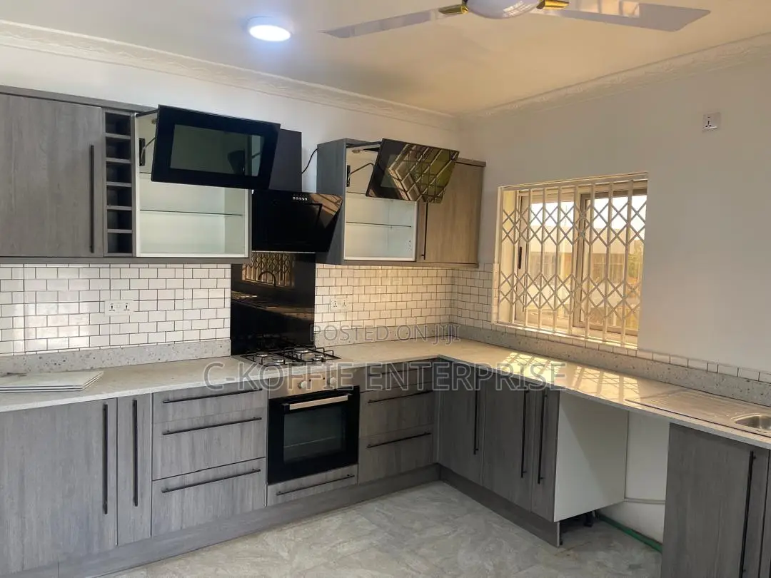 3bdrm Apartment in Tsano, Tesano for rent