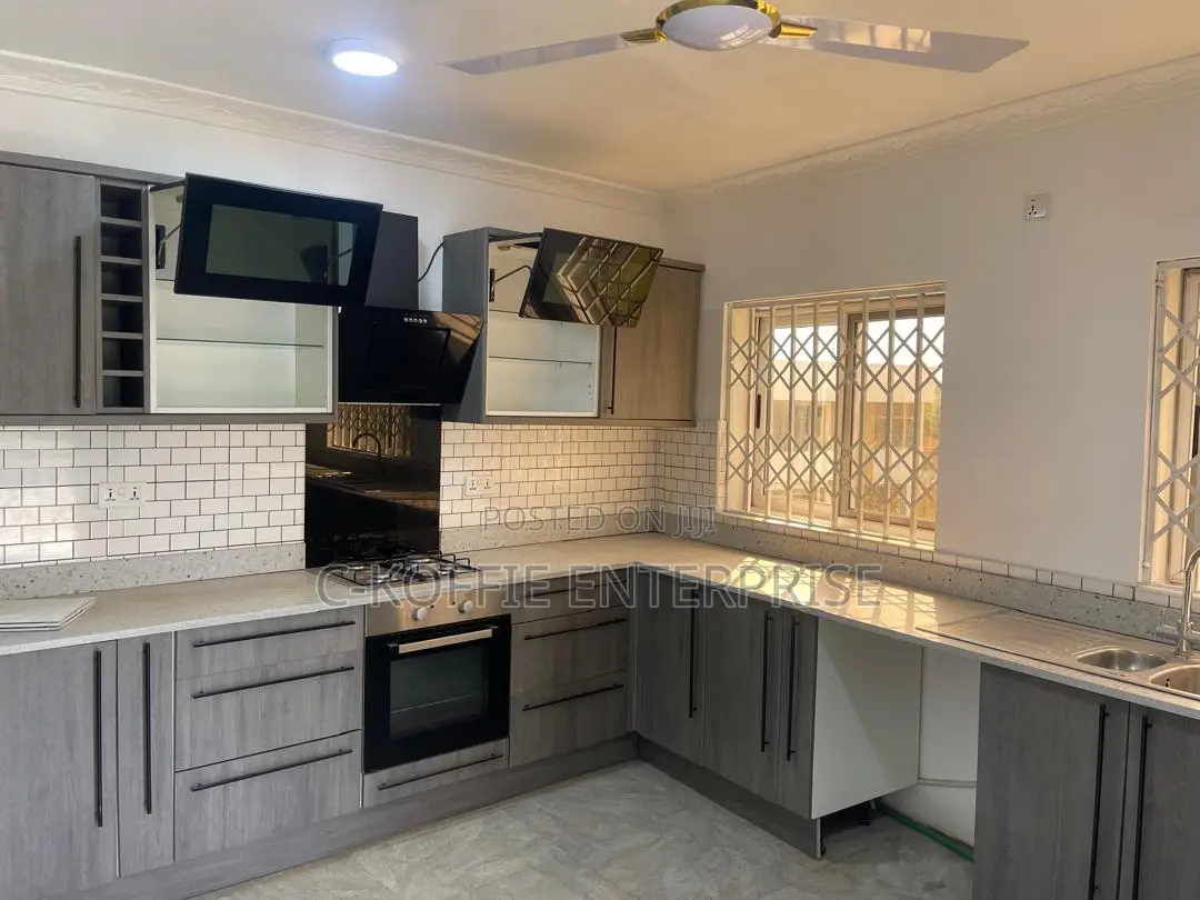 3bdrm Apartment in Tsano, Tesano for rent