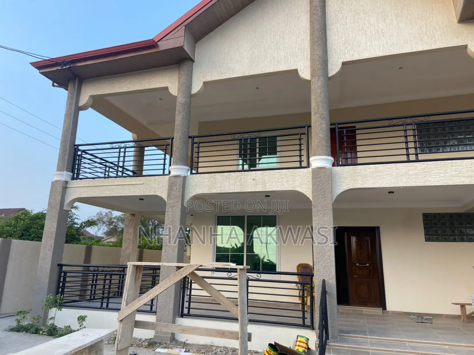 4bdrm Apartment in Community 20, Tema Metropolitan for rent