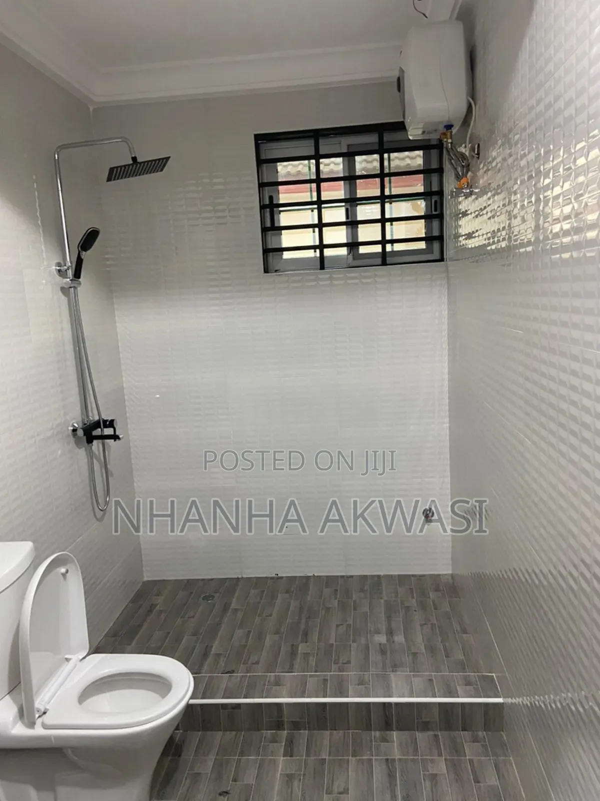 4bdrm Apartment in Community 20, Tema Metropolitan for rent