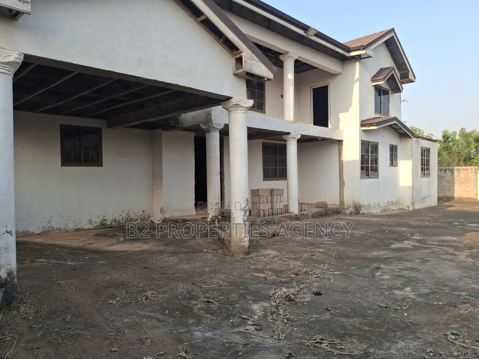 10bdrm Mansion in B2 Pproperties, Kumasi Metropolitan for sale