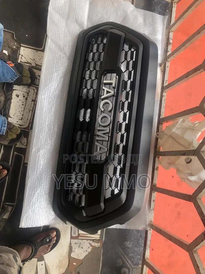 Toyota Tacoma 2017 Front Grille
