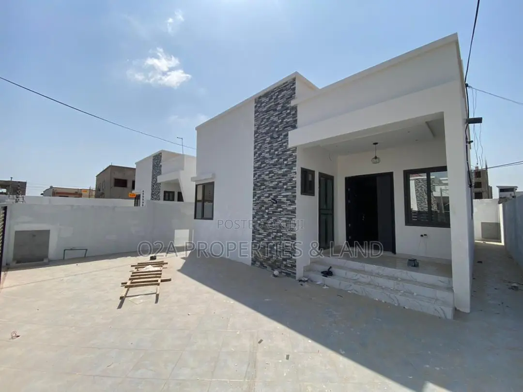 2bdrm House in Lashibi, Sakumono for sale
