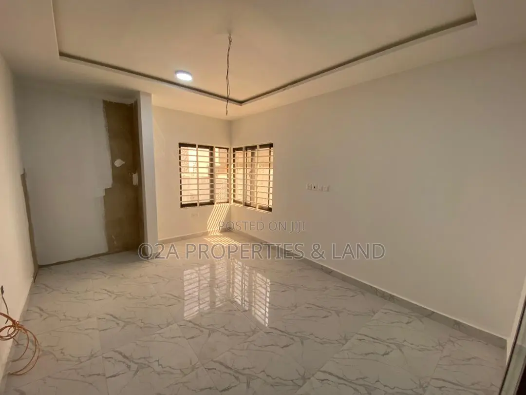 2bdrm House in Lashibi, Sakumono for sale