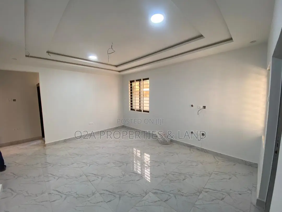 2bdrm House in Lashibi, Sakumono for sale