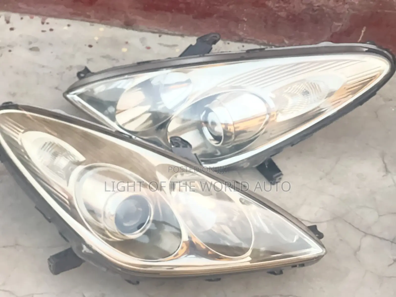 Lexus ES 300 Headlight Charger Type