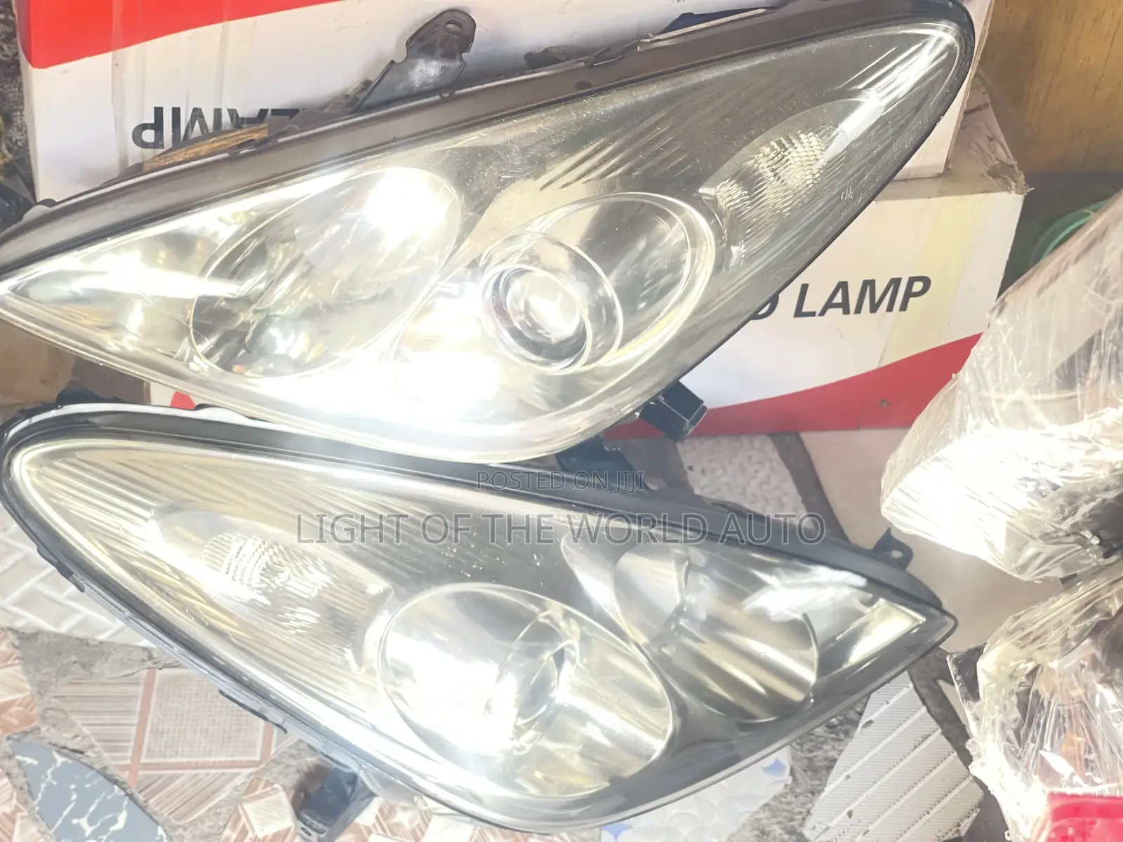 Lexus ES 300 Headlight Charger Type
