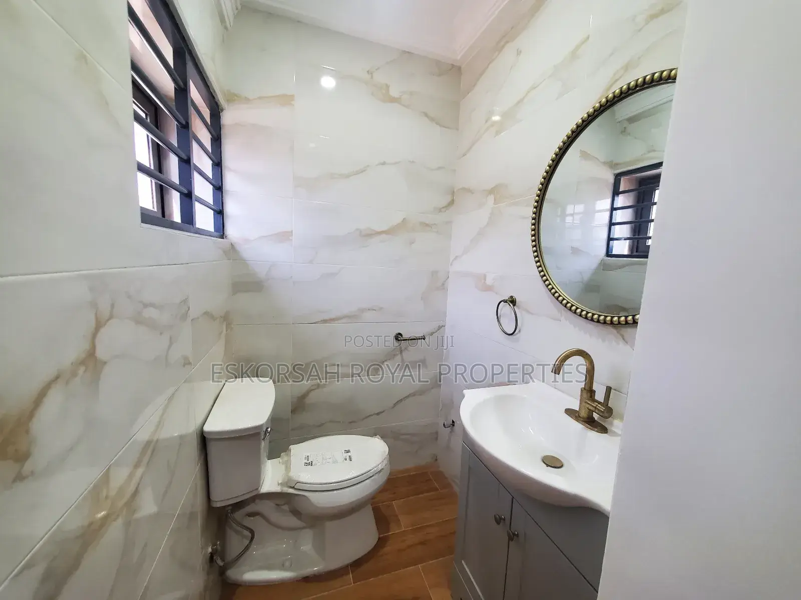 2bdrm Apartment in Dansoman, Afoko Foto for rent