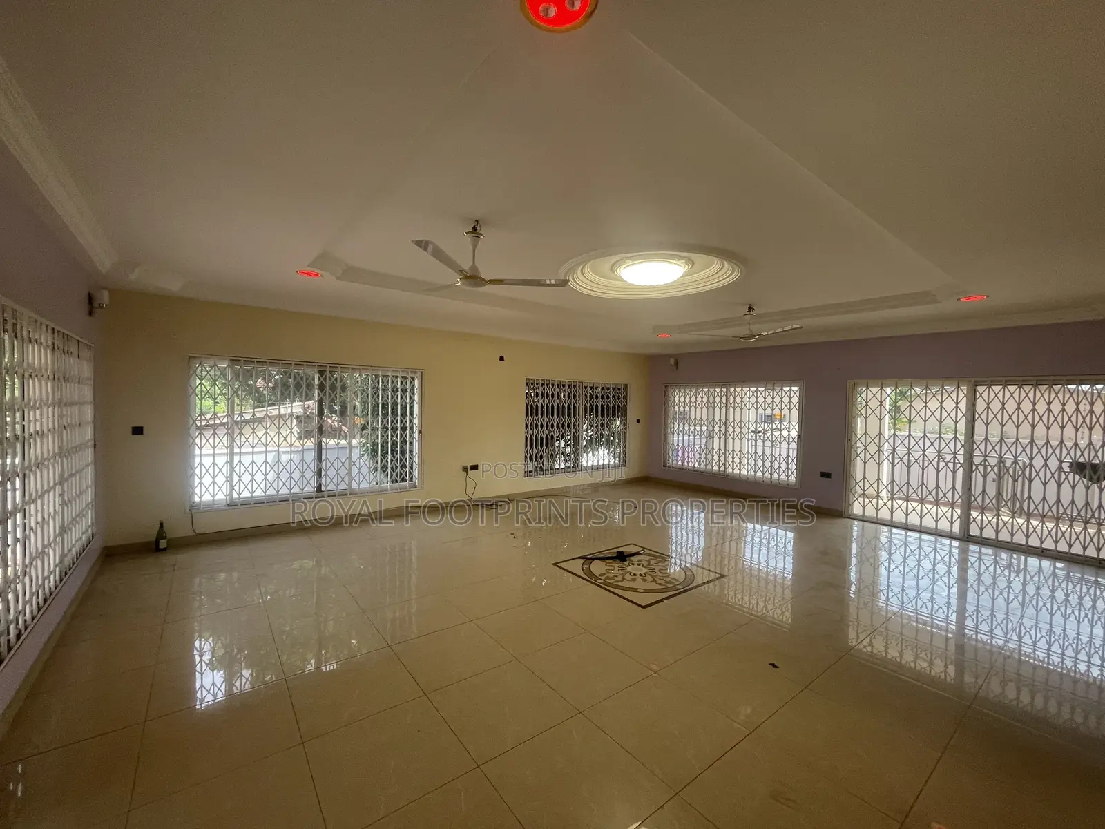 5bdrm House in Adenta for rent