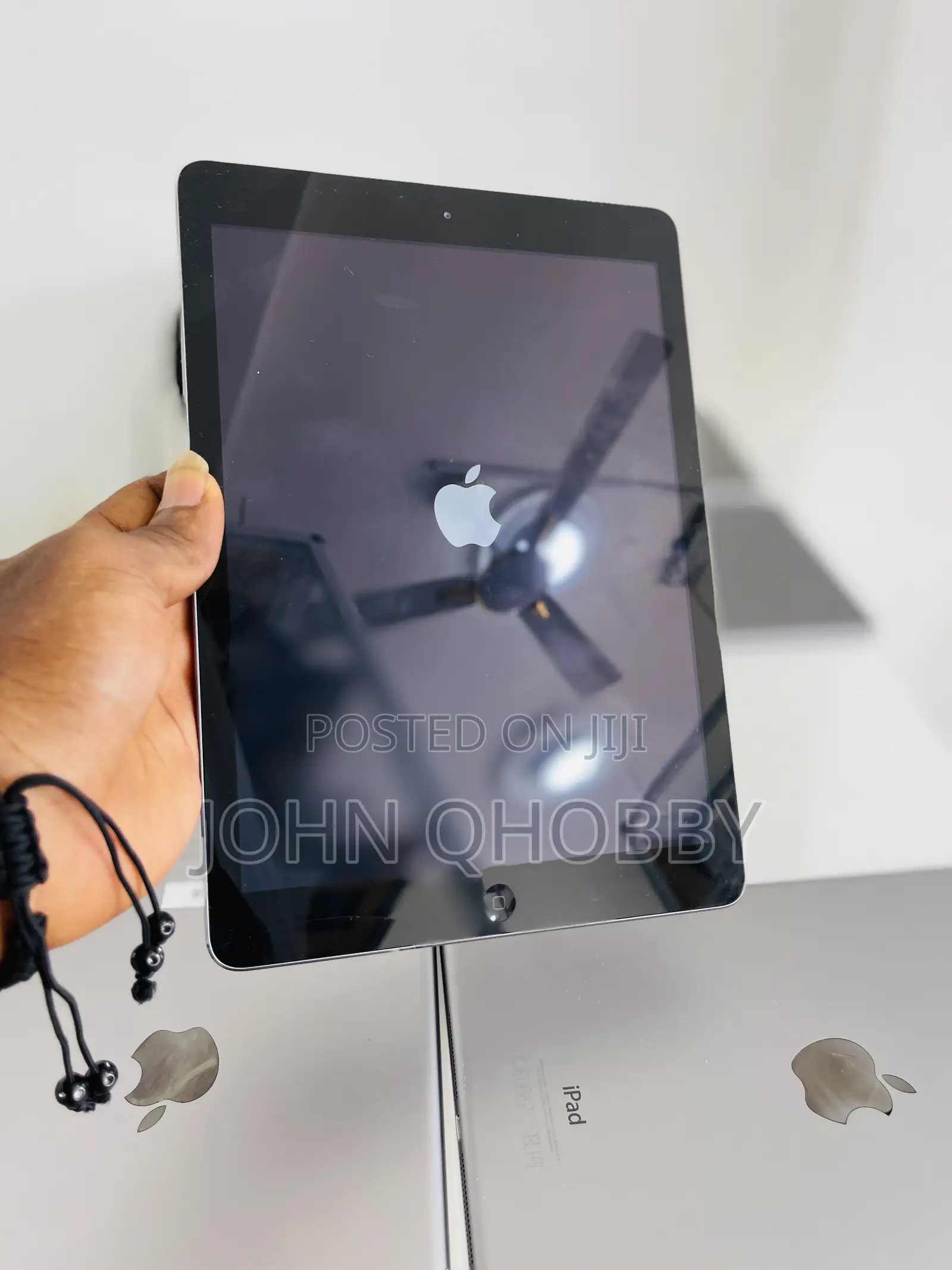 Apple iPad Air 16 GB Gray