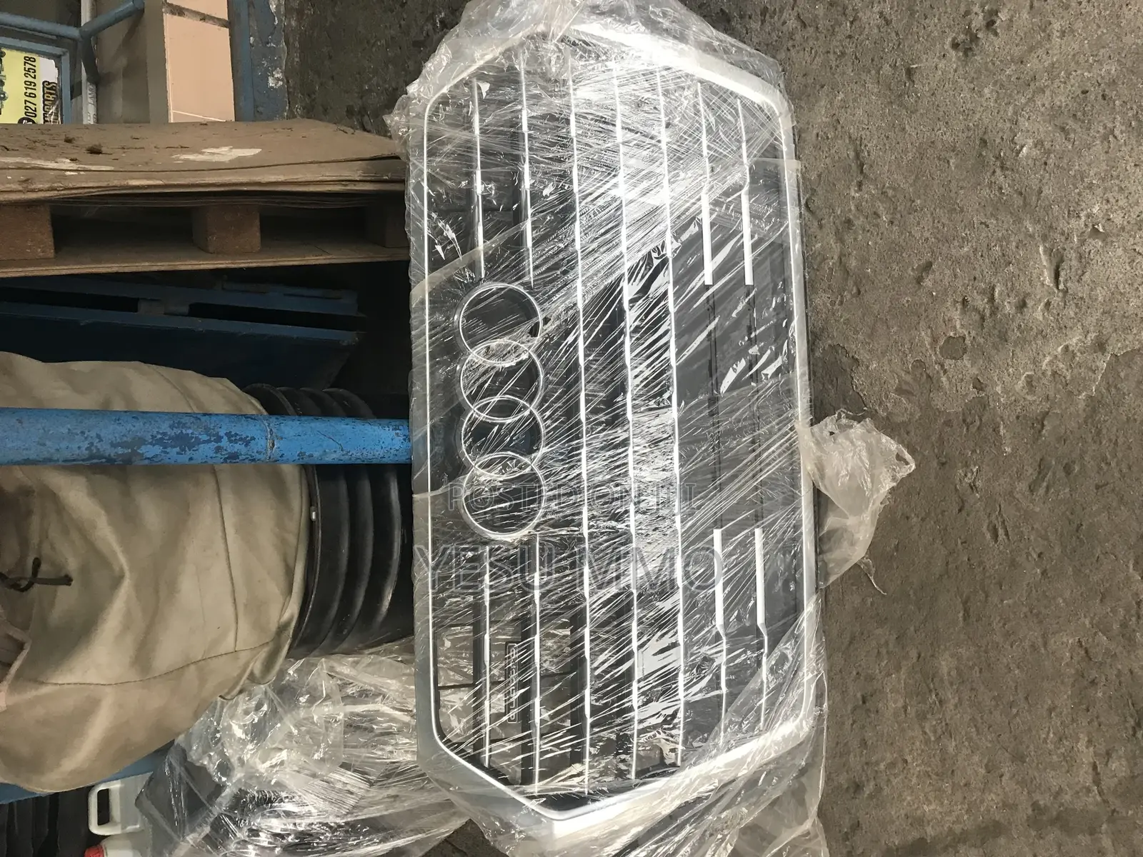 Audi Q7 Front Grille/ Shells