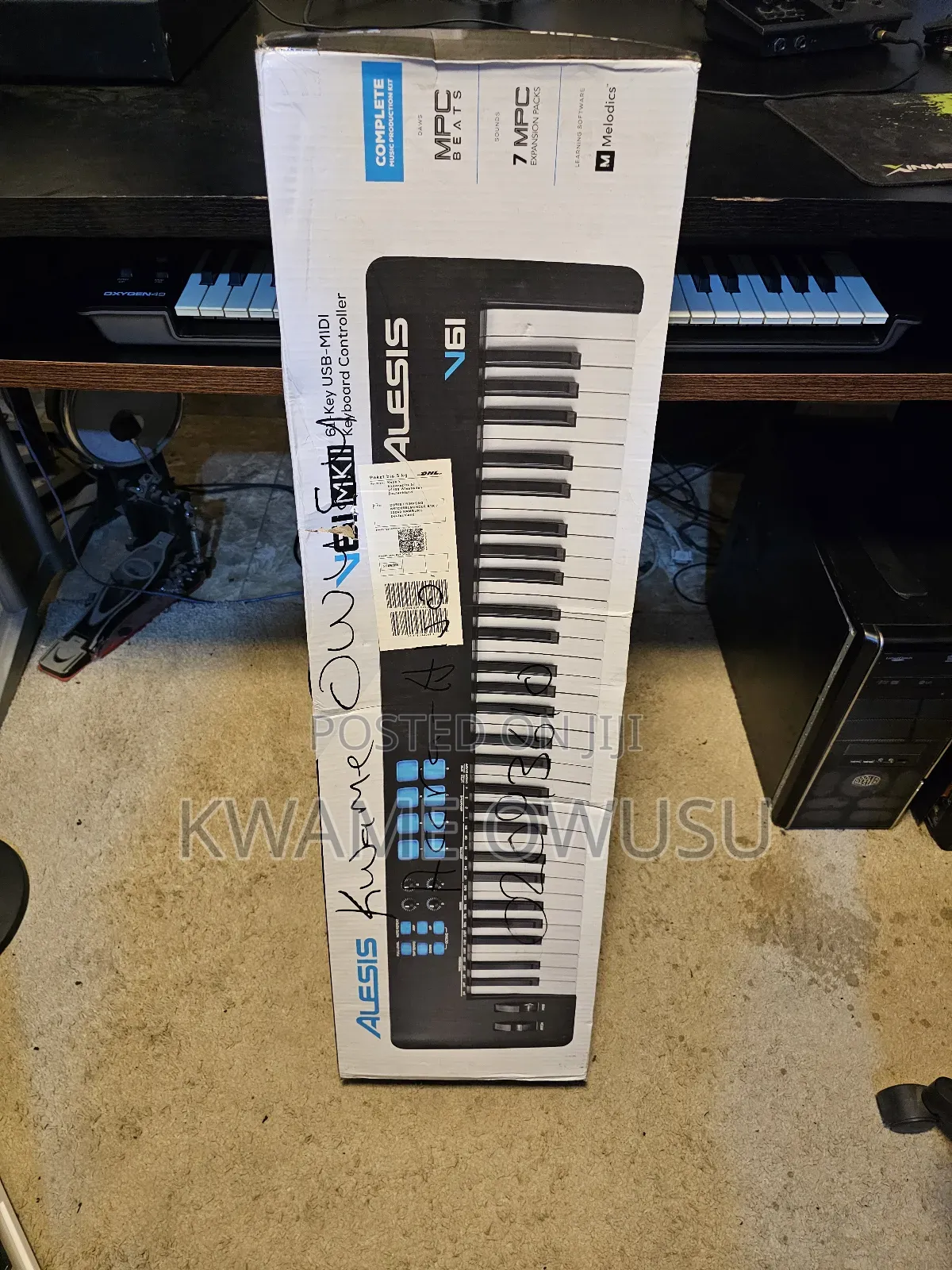Alesis V61 MKLL Midi Keyboard