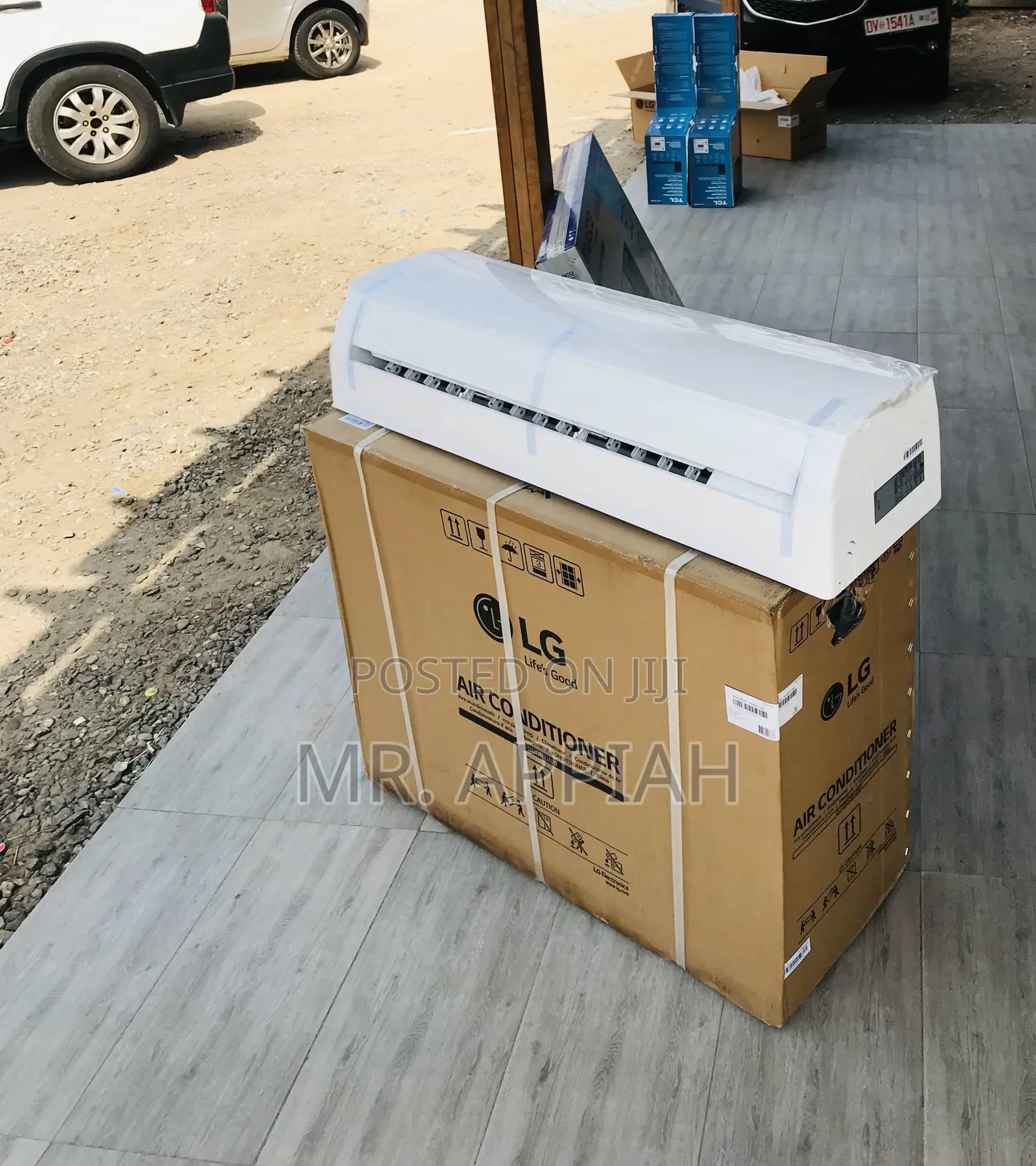 Choose Classic LG S246LC 2.5hp Split Type Air Conditioner.