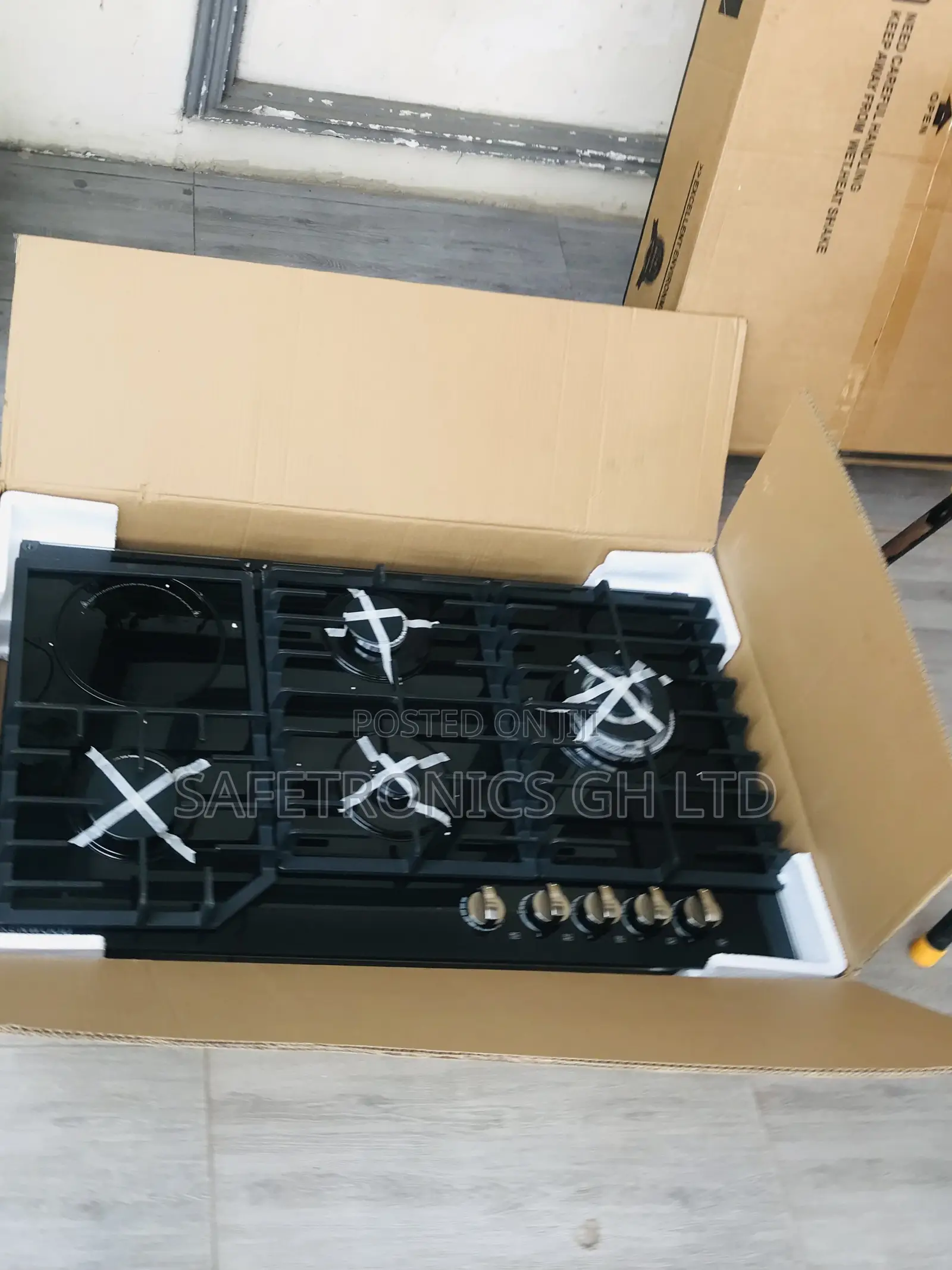 4 Gas Hobs 1 Electric Kenwood 90cm Black Glass