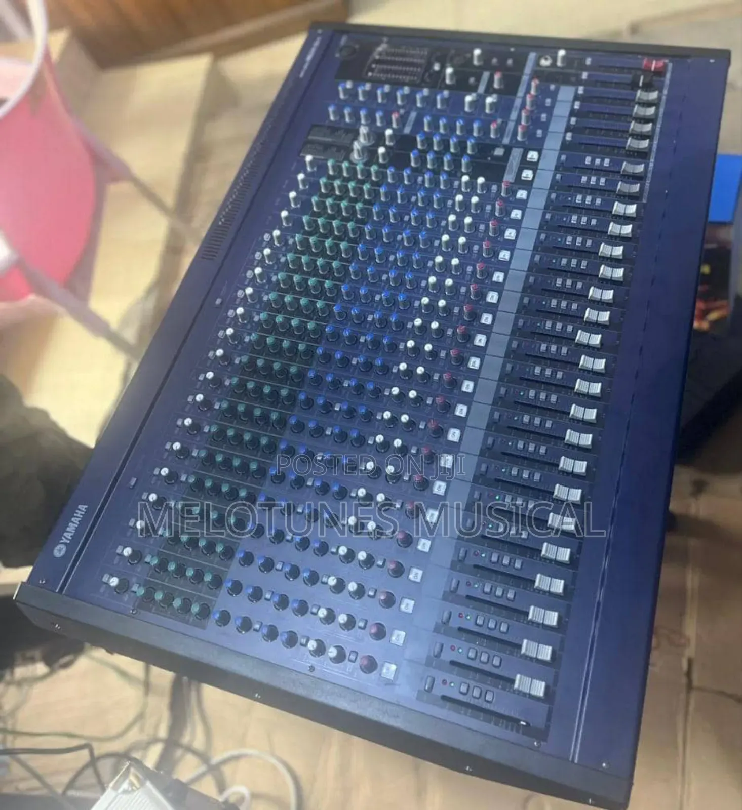 Yamaha Mg24/14fx 24-Channel Input Analog Mixing Console