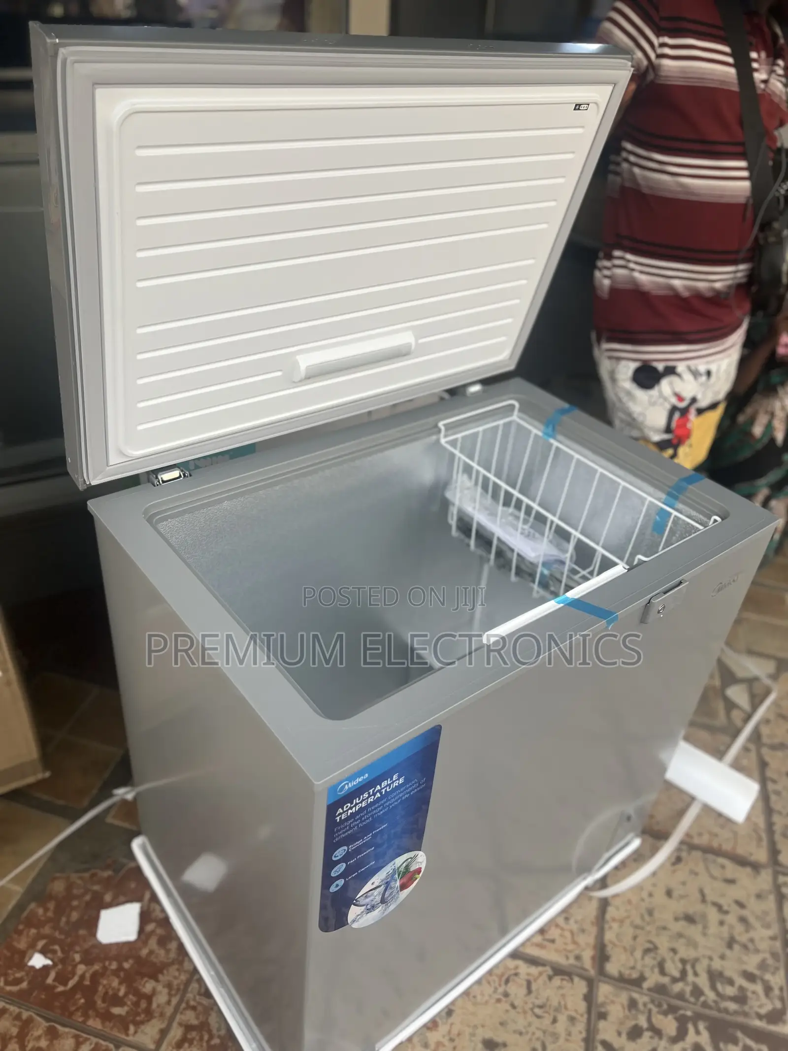 Midea Bonanza! Christmas Got Better, 198l Chest Freezer