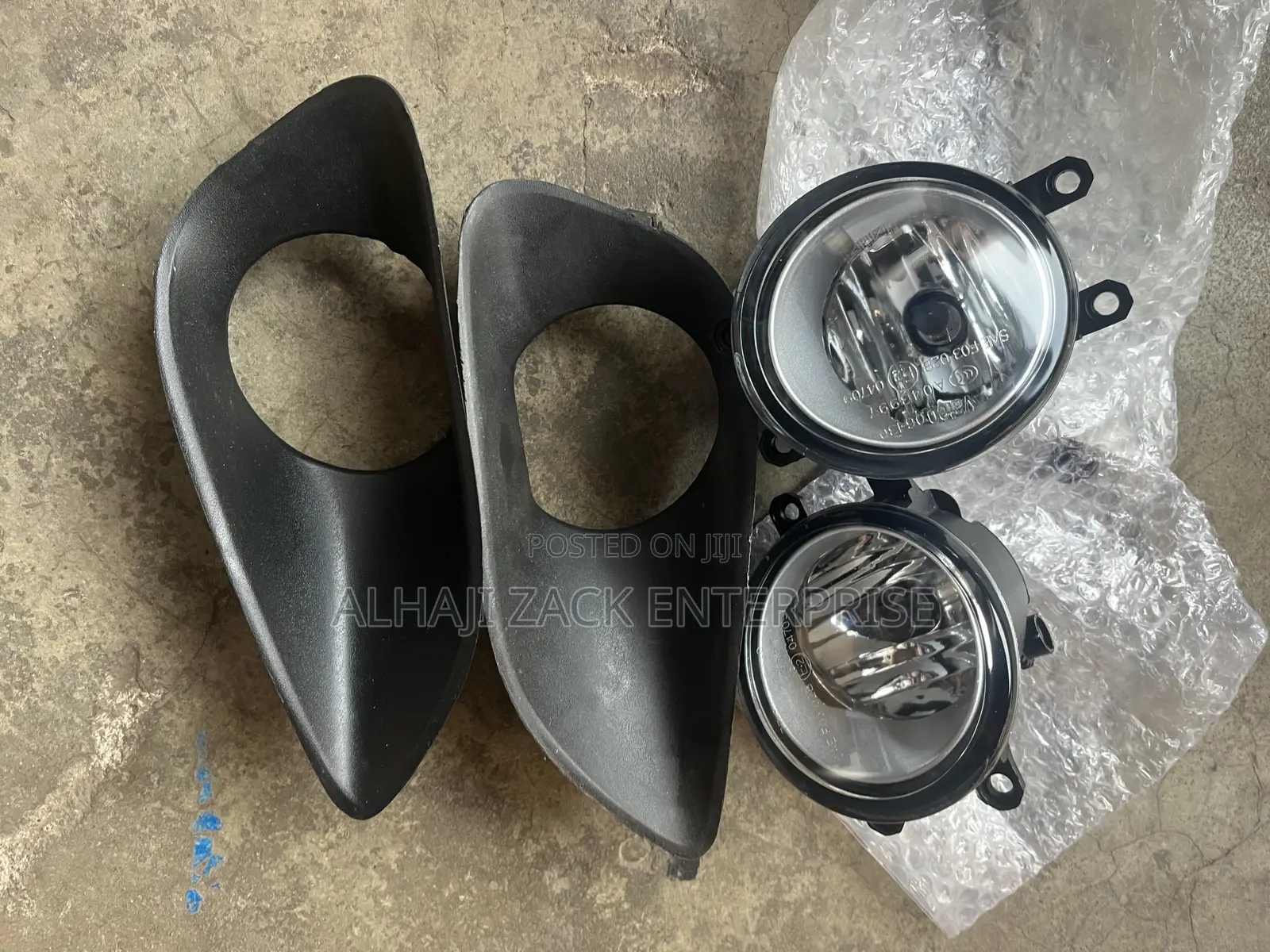 Yaris 2011salon Foglight and Cover