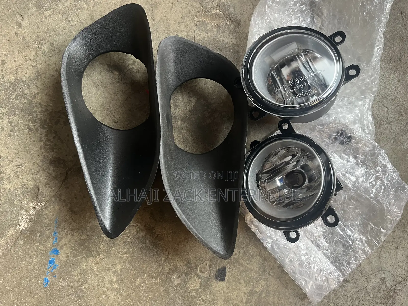 Yaris 2011salon Foglight and Cover
