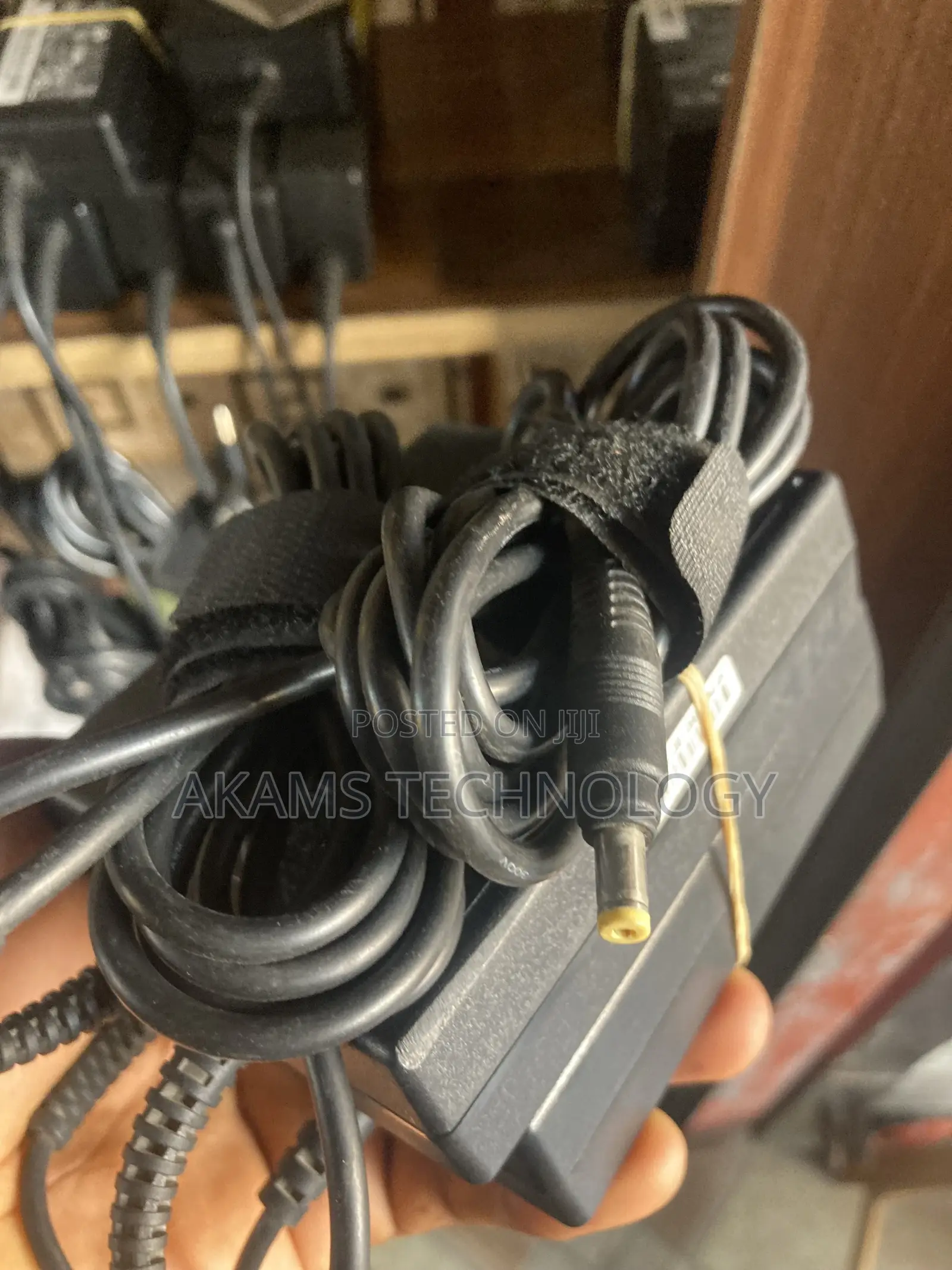 Original HP Charger Yellow Pin