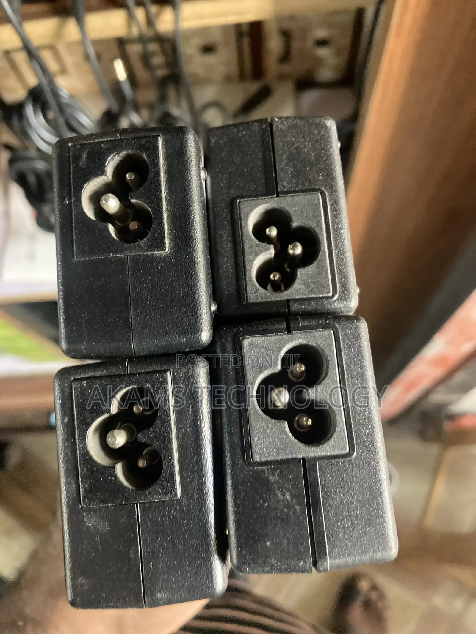 Original HP Charger Yellow Pin