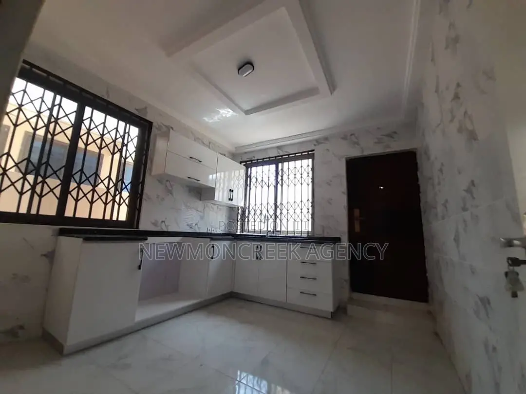 3bdrm Duplex in Gated Estate, Oyarifa for rent